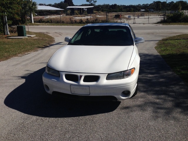Pontiac Grand Prix 2003 photo 2