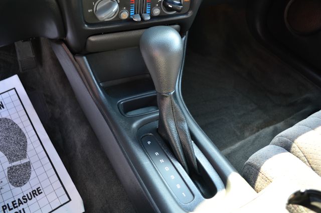 Pontiac Grand Prix 2003 photo 19