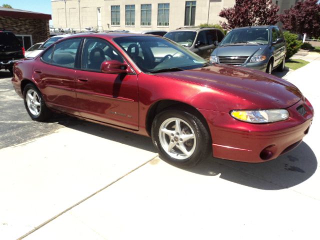 Pontiac Grand Prix SE Sedan