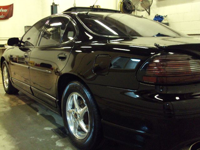 Pontiac Grand Prix 2003 photo 1