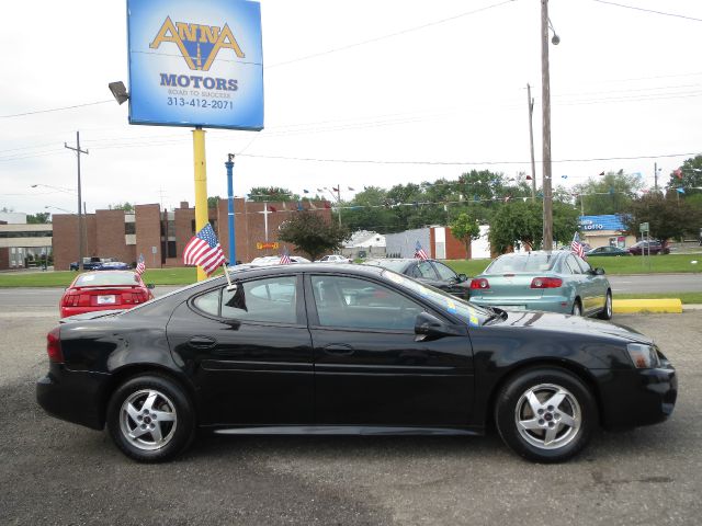 Pontiac Grand Prix 2004 photo 1