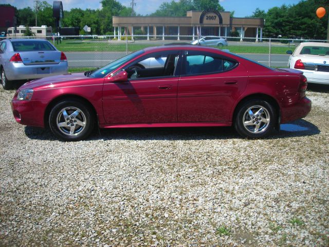 Pontiac Grand Prix 2004 photo 4