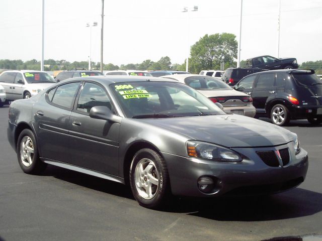 Pontiac Grand Prix 2004 photo 12