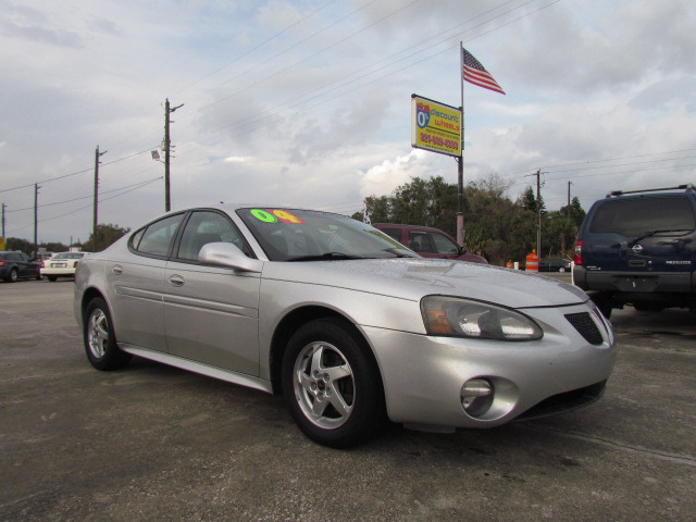 Pontiac Grand Prix 2004 photo 1