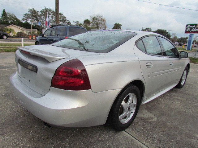 Pontiac Grand Prix 2004 photo 2