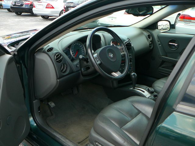 Pontiac Grand Prix 2004 photo 2