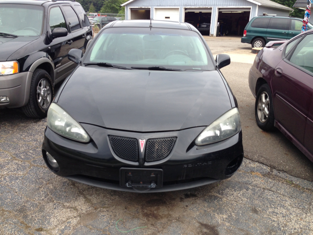 Pontiac Grand Prix 2004 photo 1