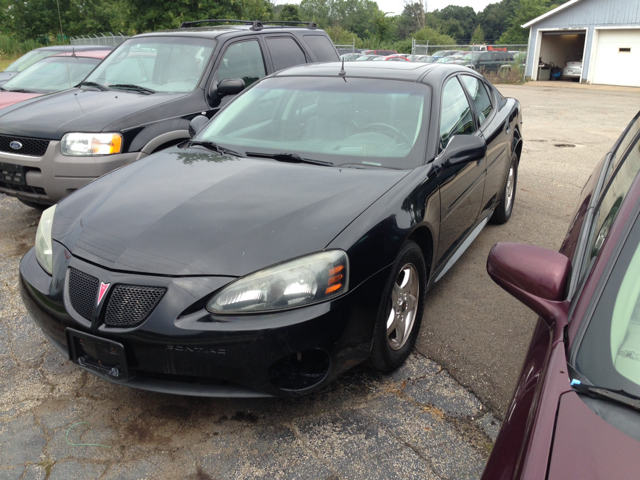 Pontiac Grand Prix 2004 photo 2