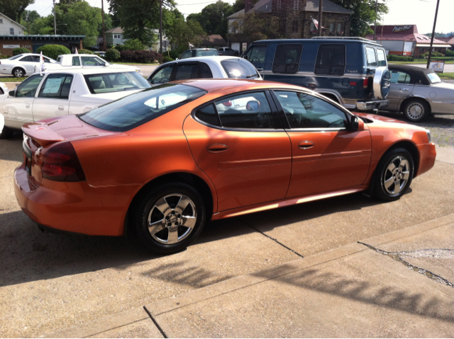 Pontiac Grand Prix 2004 photo 1