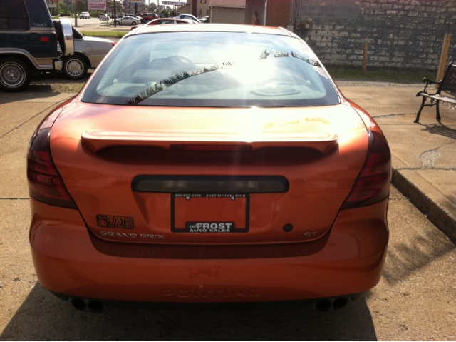 Pontiac Grand Prix 2004 photo 2