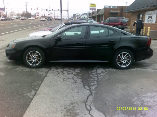 Pontiac Grand Prix 2004 photo 1