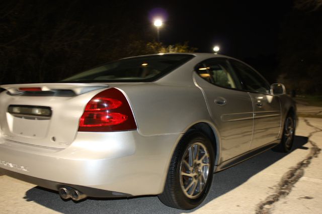 Pontiac Grand Prix 2004 photo 1