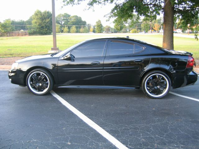 Pontiac Grand Prix 2004 photo 3