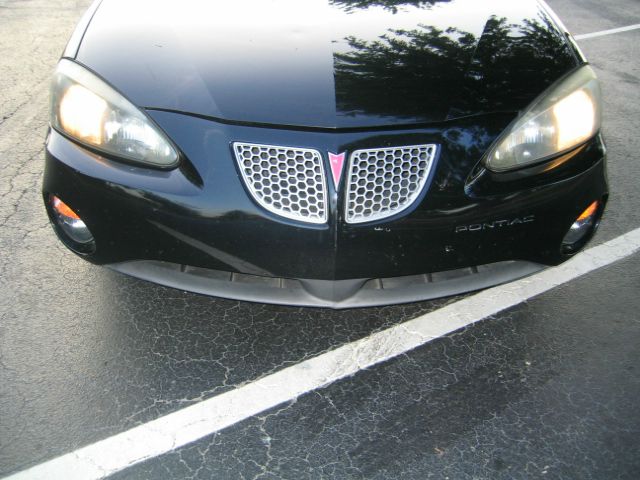 Pontiac Grand Prix 2004 photo 4
