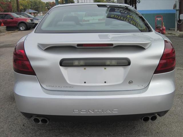 Pontiac Grand Prix 2004 photo 1