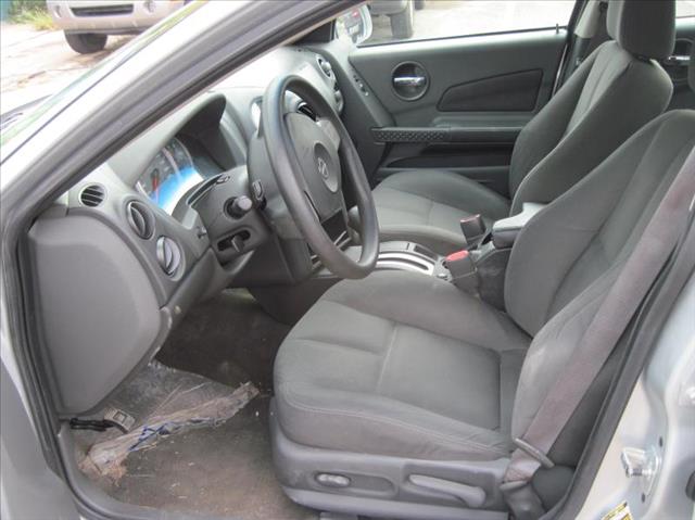 Pontiac Grand Prix 2004 photo 2