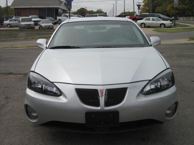 Pontiac Grand Prix 2004 photo 3