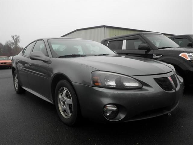 Pontiac Grand Prix 2004 photo 2