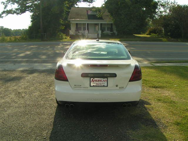 Pontiac Grand Prix 2004 photo 1