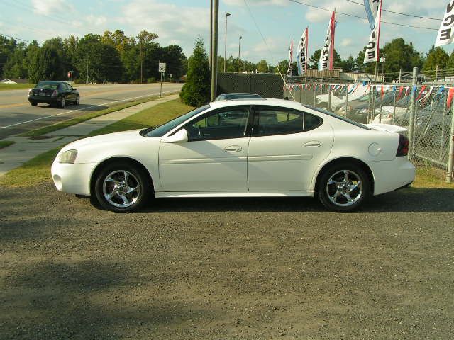 Pontiac Grand Prix 2004 photo 4