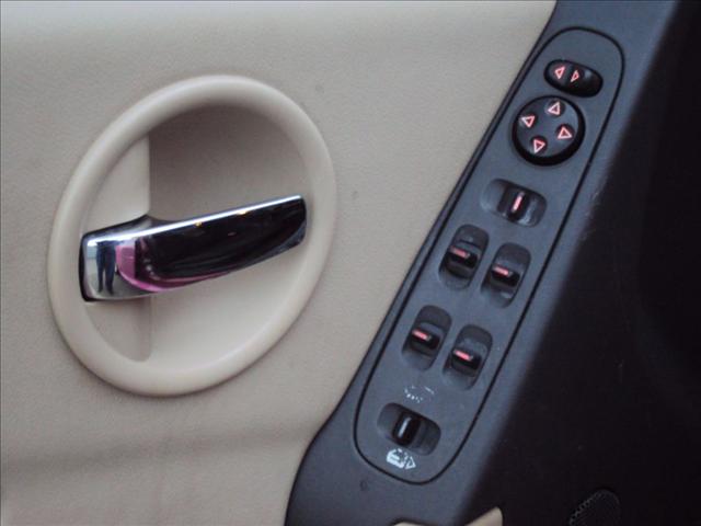 Pontiac Grand Prix 2004 photo 4