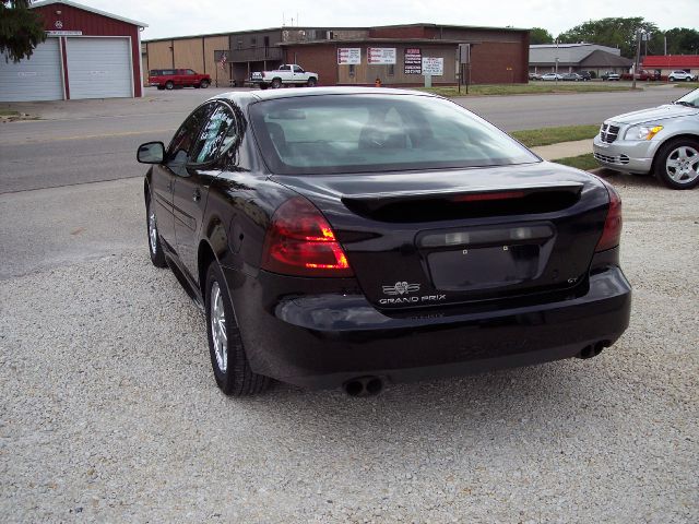 Pontiac Grand Prix 2004 photo 3