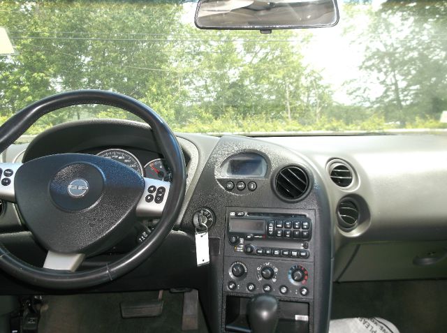 Pontiac Grand Prix 2004 photo 2