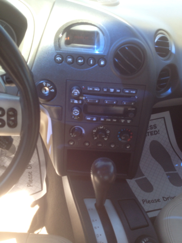 Pontiac Grand Prix 2004 photo 2