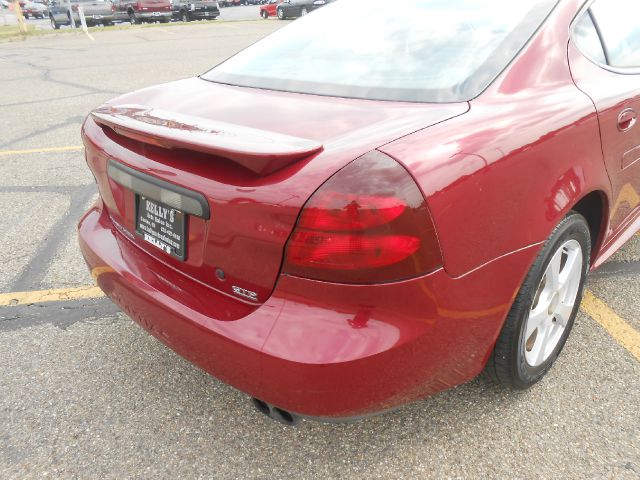 Pontiac Grand Prix 2004 photo 3