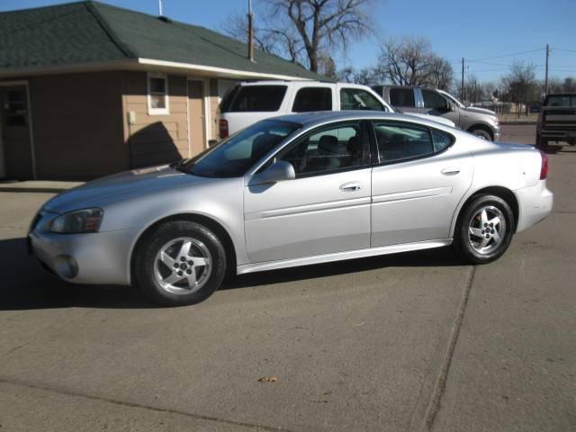 Pontiac Grand Prix 4WD Supercrew Styleside 5-1/2 Ft Box XLT Sedan