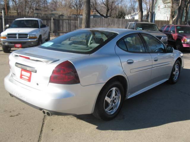 Pontiac Grand Prix 2004 photo 2