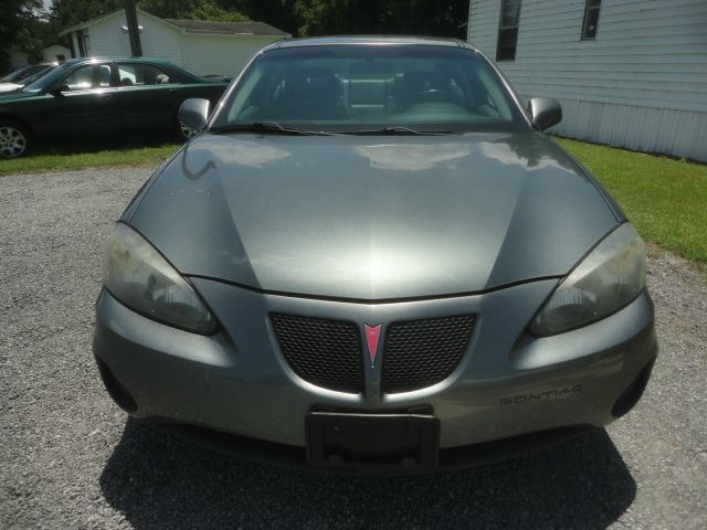 Pontiac Grand Prix 2004 photo 1