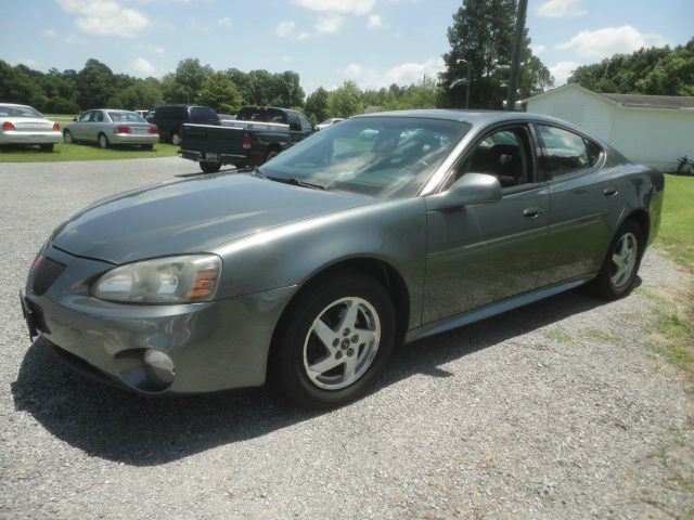 Pontiac Grand Prix 2004 photo 2