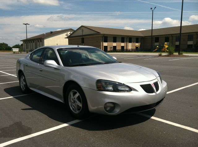 Pontiac Grand Prix 2004 photo 3