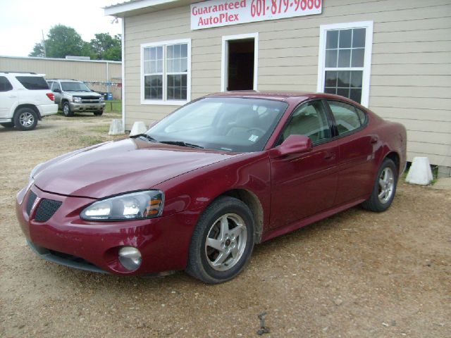 Pontiac Grand Prix 4WD Supercrew Styleside 5-1/2 Ft Box XLT Sedan