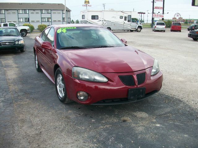 Pontiac Grand Prix 4WD Supercrew Styleside 5-1/2 Ft Box XLT Sedan