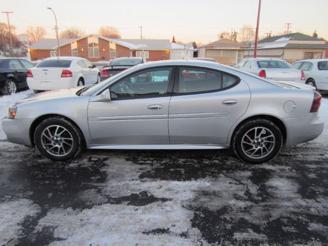 Pontiac Grand Prix 2004 photo 1