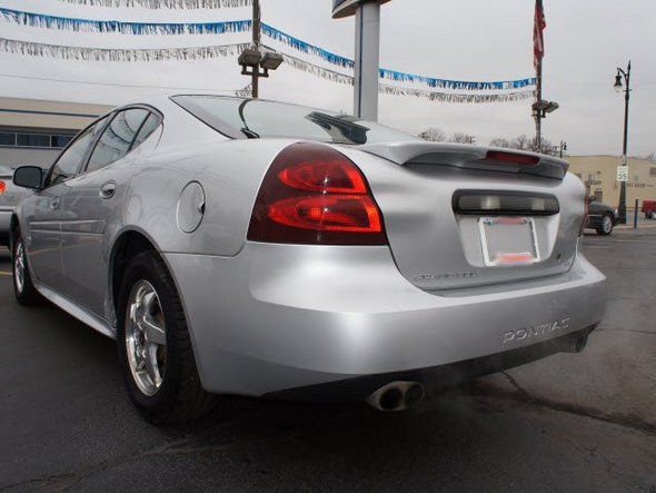 Pontiac Grand Prix 2004 photo 1