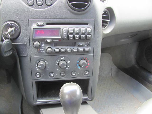 Pontiac Grand Prix 2004 photo 7