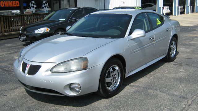 Pontiac Grand Prix 2004 photo 3