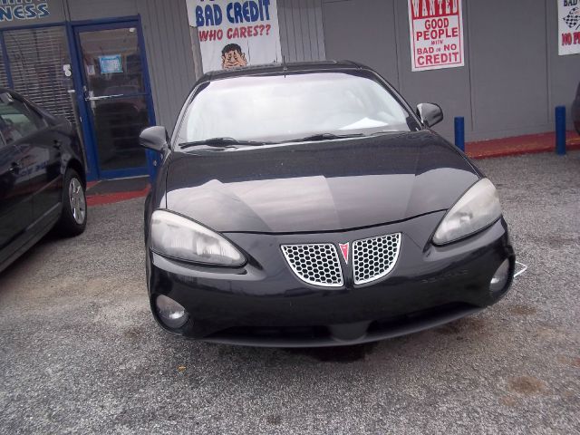 Pontiac Grand Prix 2004 photo 4