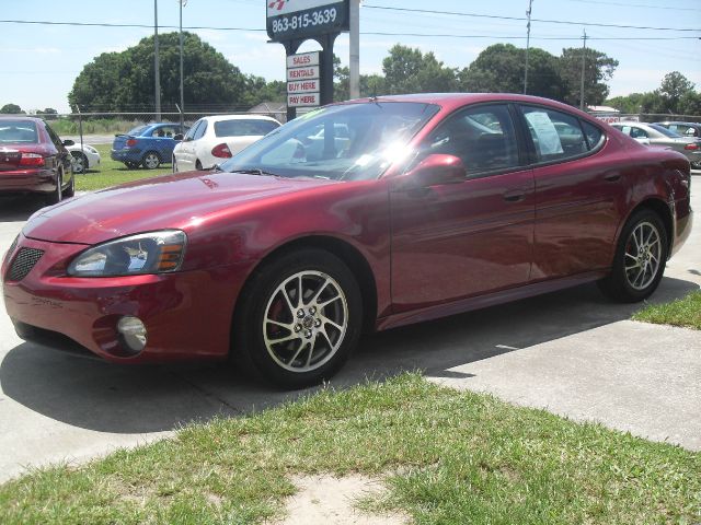 Pontiac Grand Prix 2004 photo 1