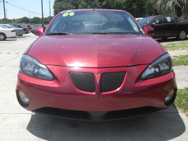 Pontiac Grand Prix 2004 photo 2