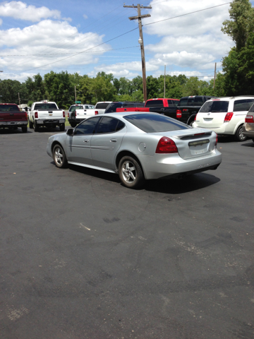 Pontiac Grand Prix 2004 photo 1