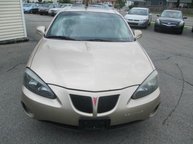 Pontiac Grand Prix 2004 photo 1