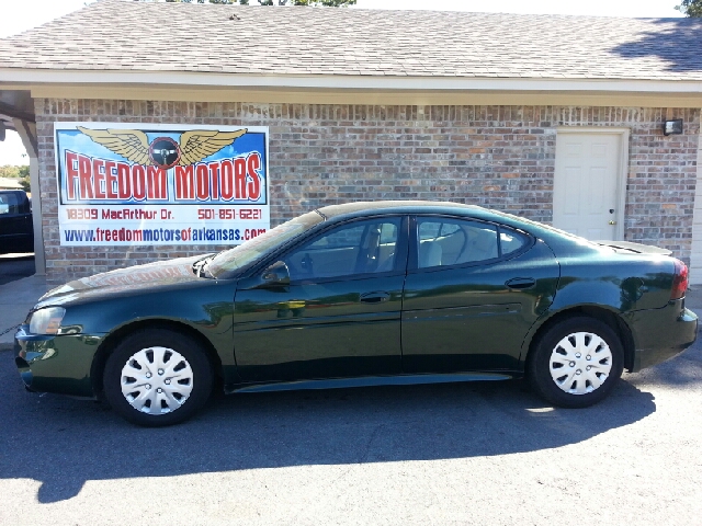Pontiac Grand Prix 2004 photo 1