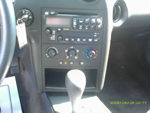 Pontiac Grand Prix 4WD Supercrew Styleside 5-1/2 Ft Box XLT Sedan