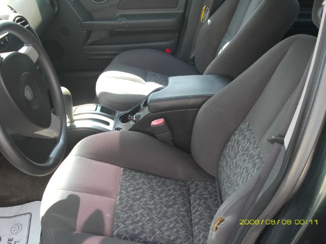 Pontiac Grand Prix 2004 photo 2