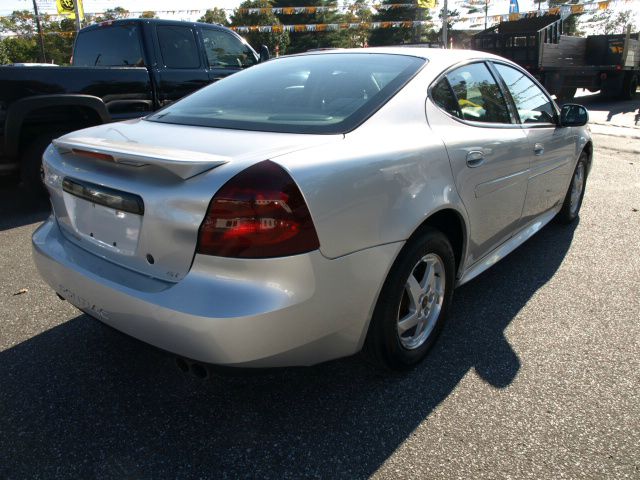 Pontiac Grand Prix 2004 photo 3