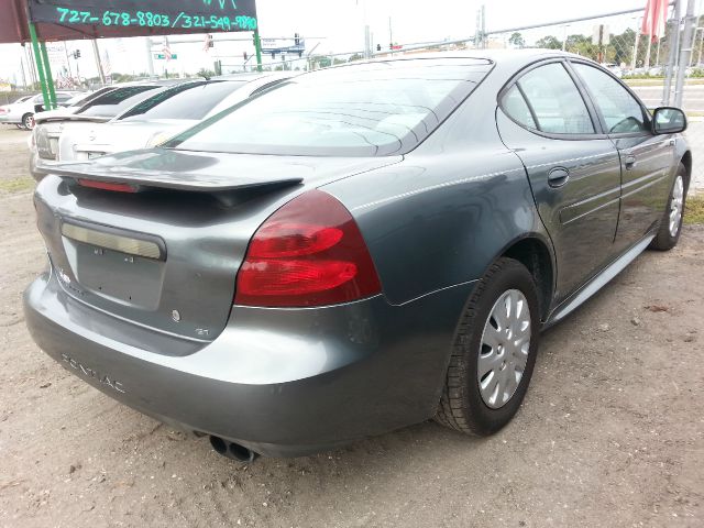 Pontiac Grand Prix 2004 photo 2